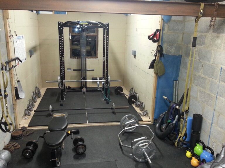 Aménager son garage en salle de sport: idées et conseils pour une équipe motivée