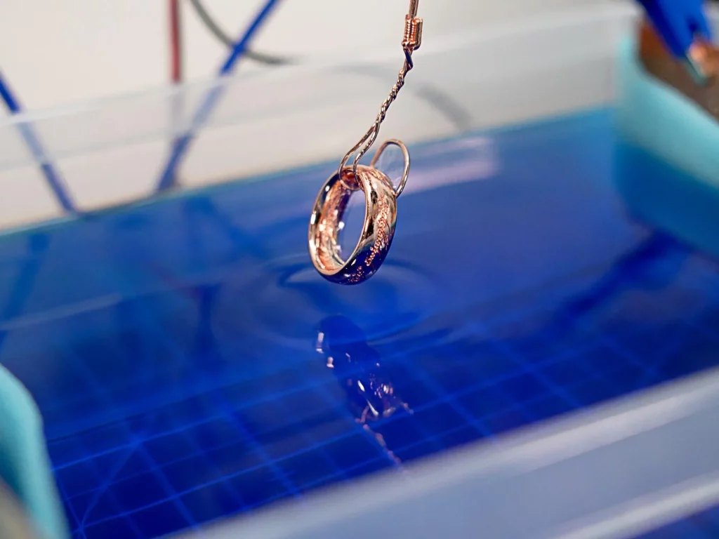 Les bijoux sont-ils conducteurs d’électricité ?