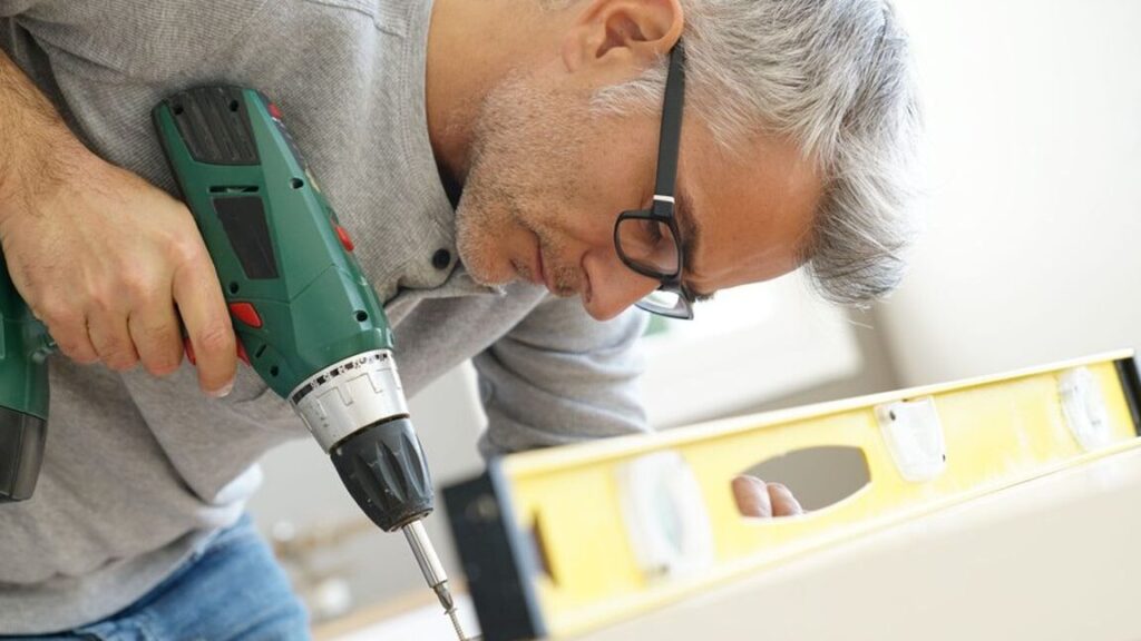 Comment la croissance française influence-t-elle les tendances du bricolage maison ?