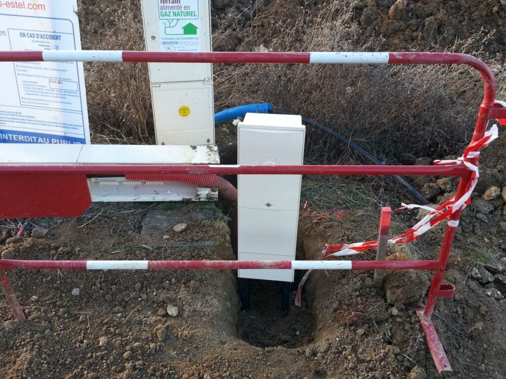 Comprendre la différence entre Enedis et GRDF pour vos travaux de bricolage maison