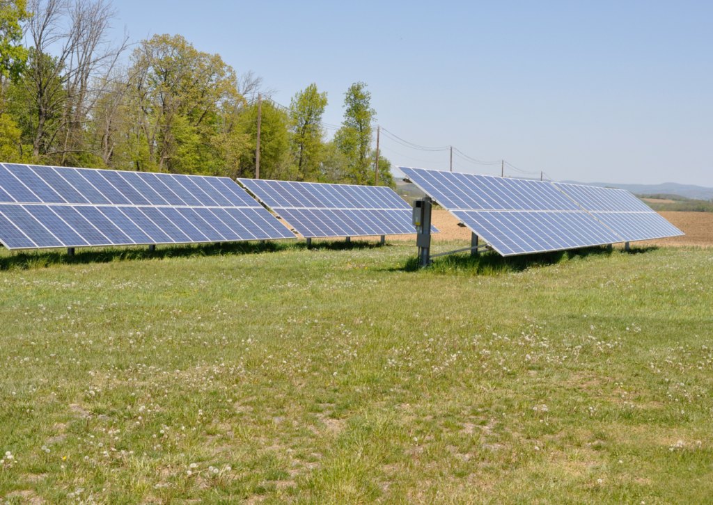 panneaux solaires au sol
