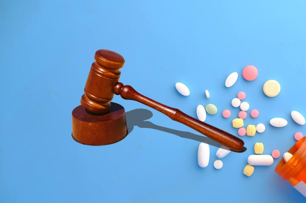 Patient rencontrant un avocat pour évaluer le montant d’une indemnisation suite à une erreur médicale