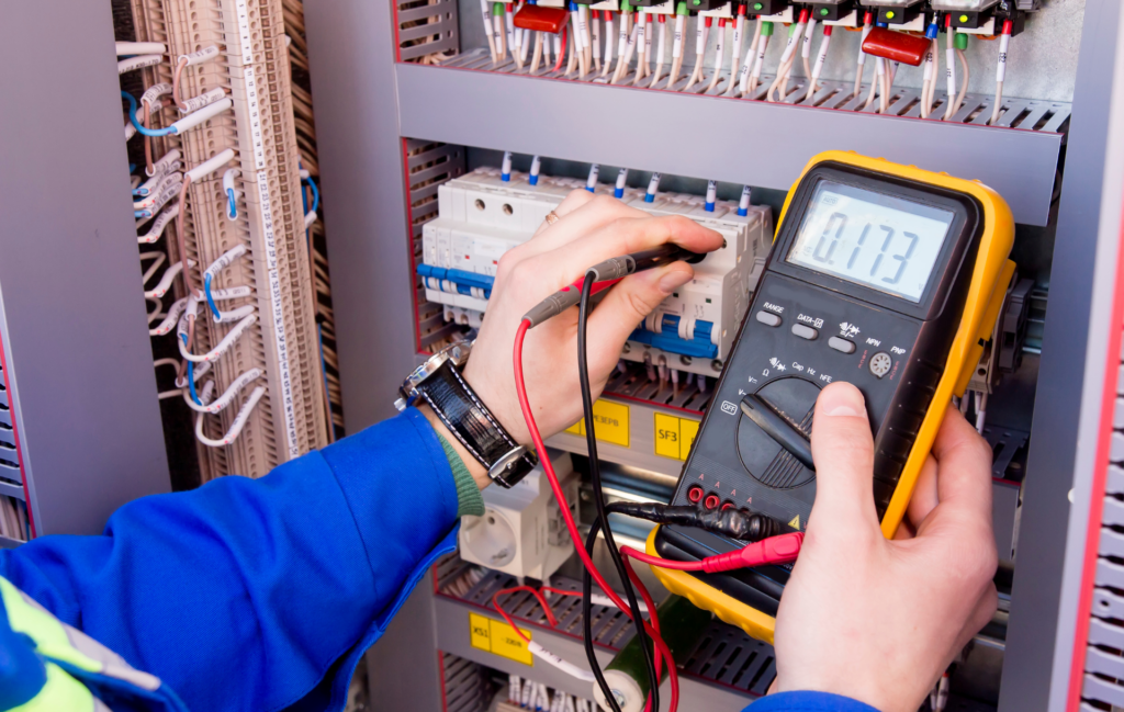 Mise aux normes électriques dans le Calvados : faites appel à un expert